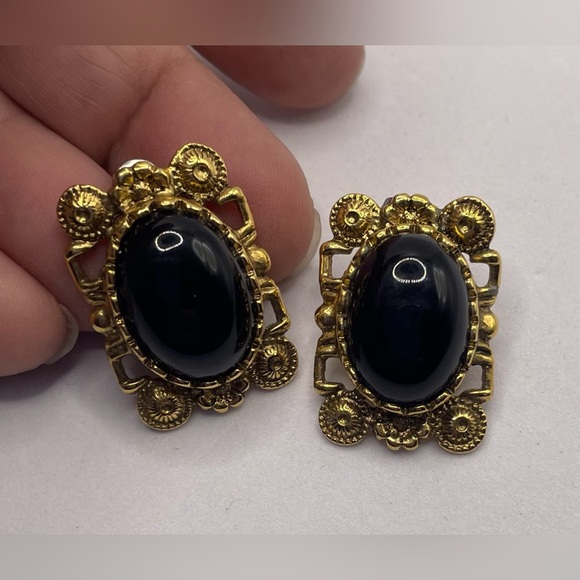 Vintage Jewelry - Vintage Rectangular Gold Tone Pierced Earrings with Black Acrylic Cabochon Gems